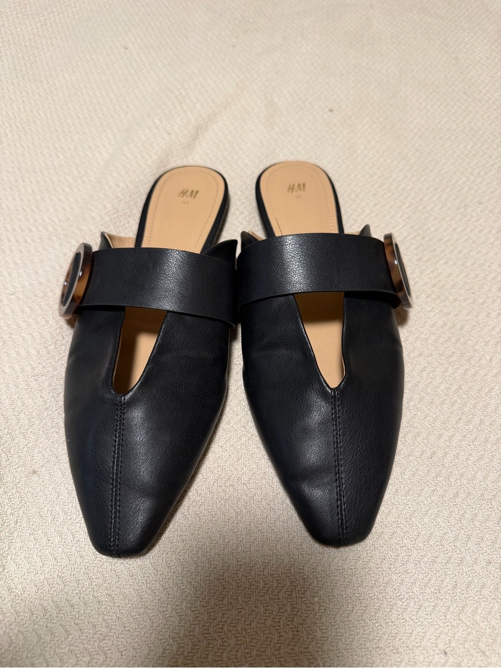 H&M Black Pointed Toe Mule Flats Tortoise Buckle Size 39